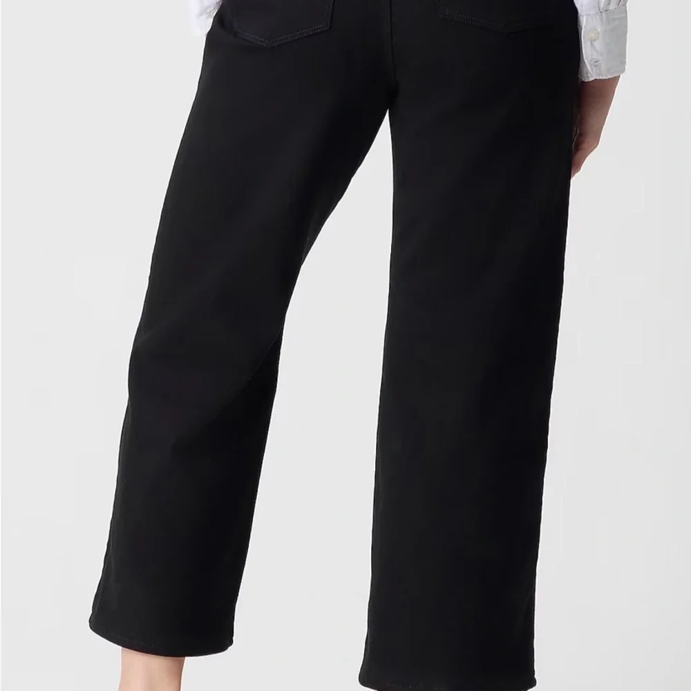 J. Crew  curvy mid-rise flare crop black jeans in signature stretch Sz 28 NWOT - Picture 2 of 4
